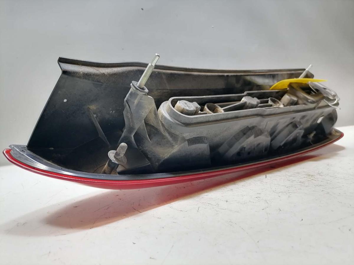 Ford Focus C-Max original R&uuml;cklicht R&uuml;ckleuchte Schlussleuchte rechts Facelift Bj.2008